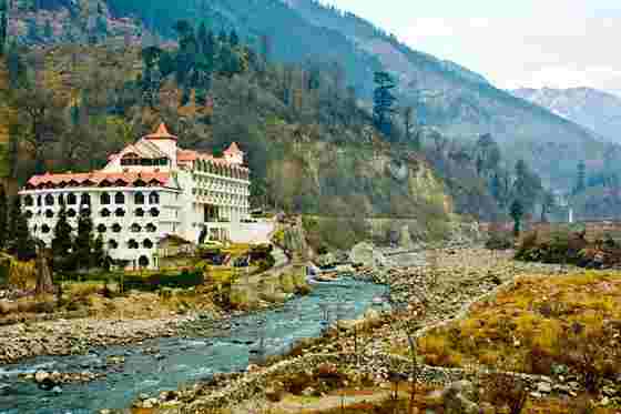 6 Best Places to visit in and around Manali!
